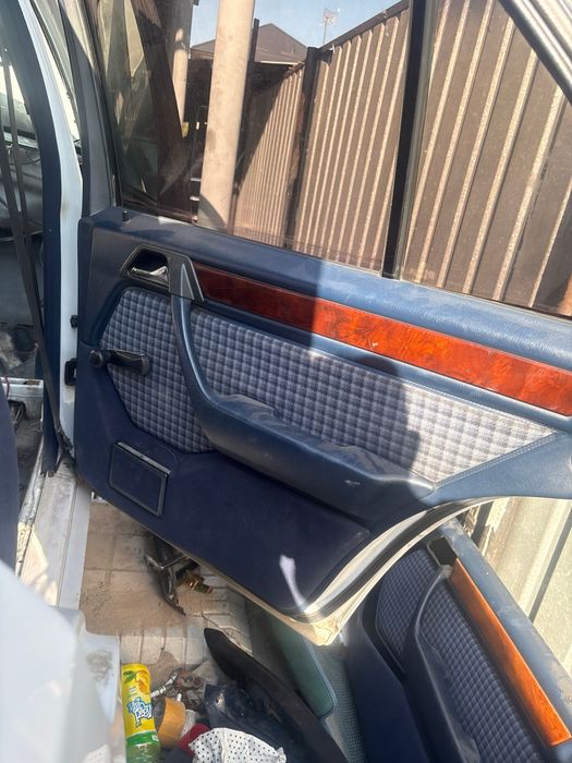Mercedes 124 e300 на разбор