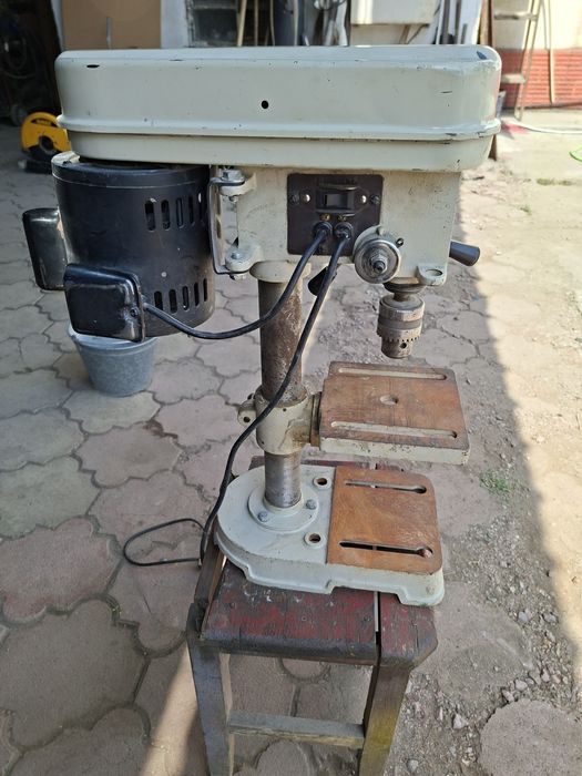 Сверлильный станок