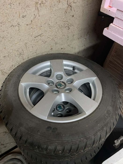 Джанти със зимни гуми 5/100/14