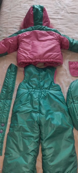 Продается  комбинезон на девочку (трансформер)