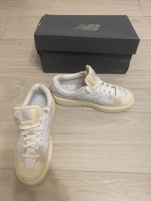 Vand adidasi New Balance noi