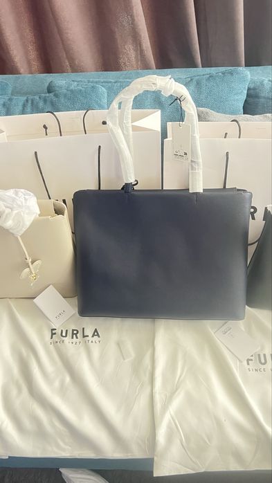 Furla Delia Nero Tabacco Blue.100% оригинал със сериен номер етикети,care instructions, dust bag подаръчен плик Furla,всичко от до.L размер