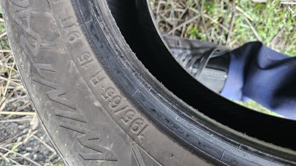 2бр гуми 195 65 15 дот 21 вредещайн