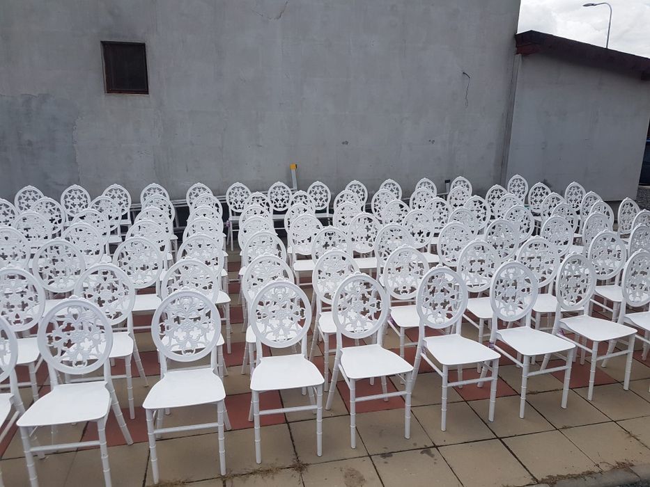 Inchiriez Masa rotunda de 10 – 12 persoane