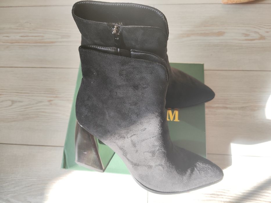 Ботильоны замшевые 39