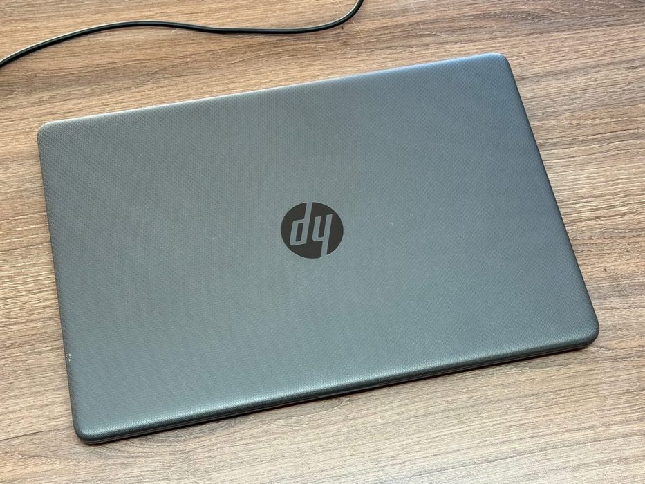 Laptop DELL 15s-eq2015nu