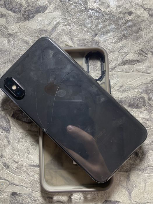 Продам айфон 10 на 256гб