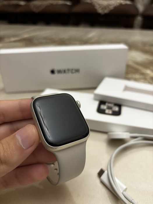 Apple watch SE 2/44 MM 87% Starlight