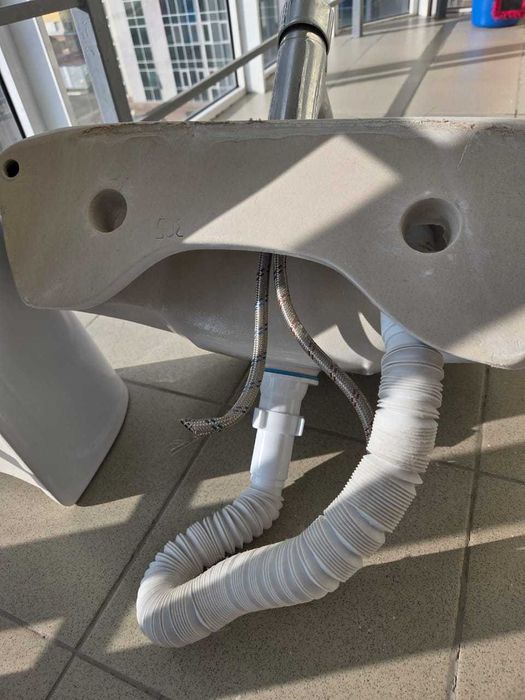 Продам раковину тюльпан