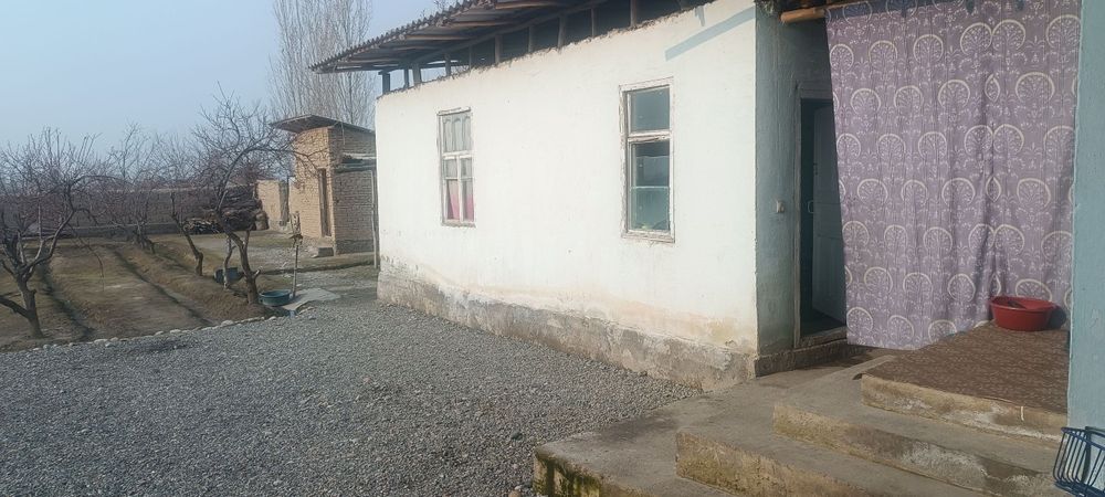 Ховли уй сотилади