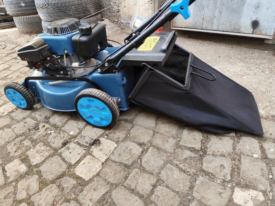 Самоходна бензинова косачка