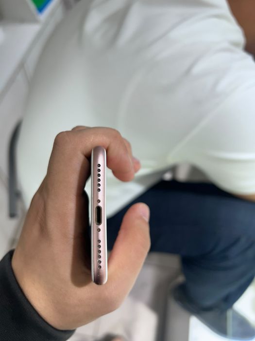 продается iPhone 7