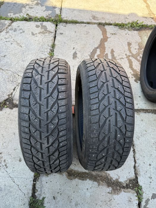 Продам резину 215 /55 /17