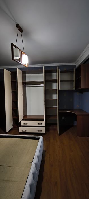 Продам шкаф спальный.