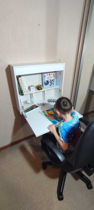 Стол детский. Детская парта.