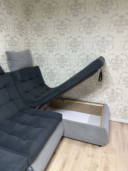 Продам диван угловой