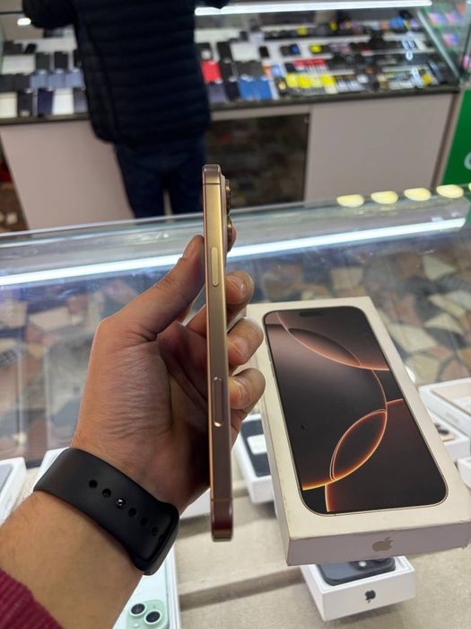 Iphone 16 Pro Max 10 skl