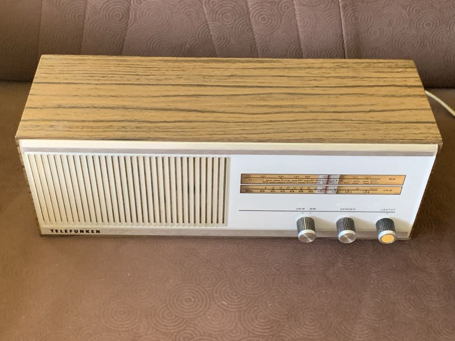 Redio Telefunken  Capricio 101. Fabricat in Germania in anul 1970.