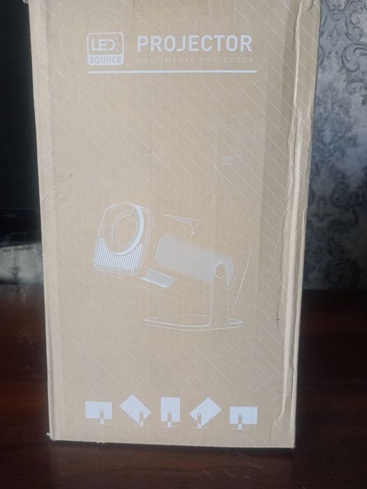 LED SOURCE Smart PROJECTOR multimedia projector