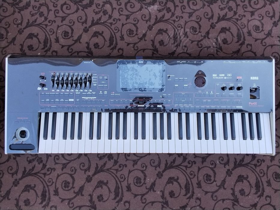 Yangi Korg pa4x sotiladi