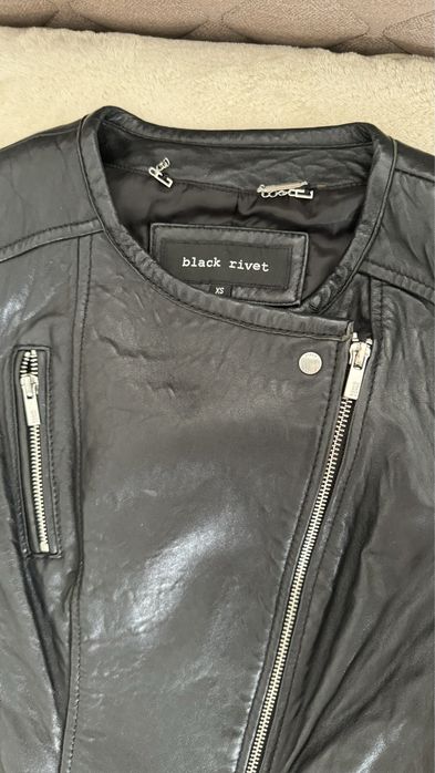 Продам кожанку женскую