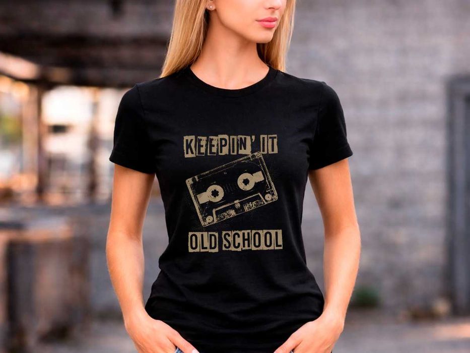 Дамска чера тениска “Keepin’ It Old School”