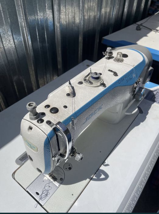 Швейная машинка jack