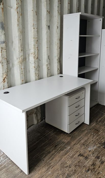 Офисая мебель (комплект)