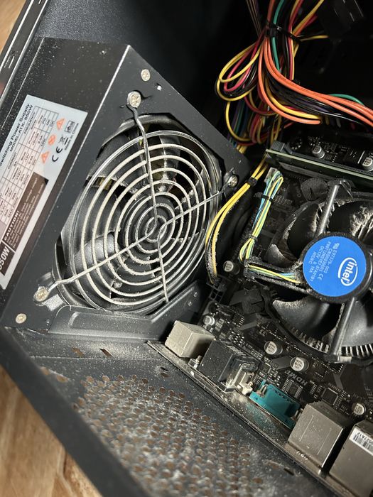 Компютър  с мишка