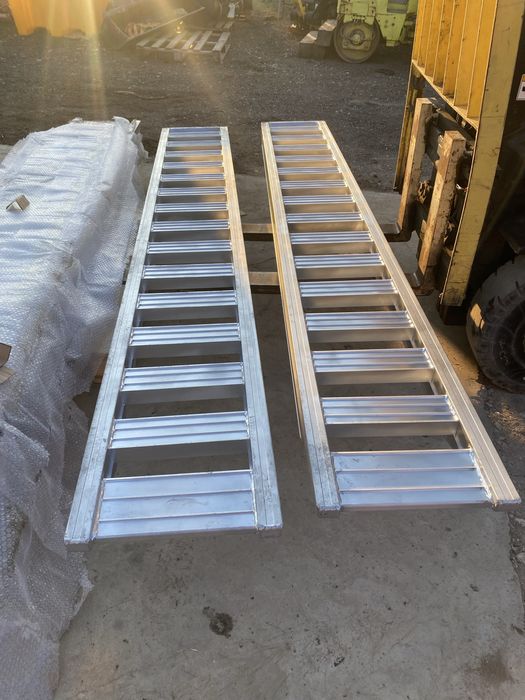 Алуминиави пътеки  за товаряне на строителна текника. 3 м