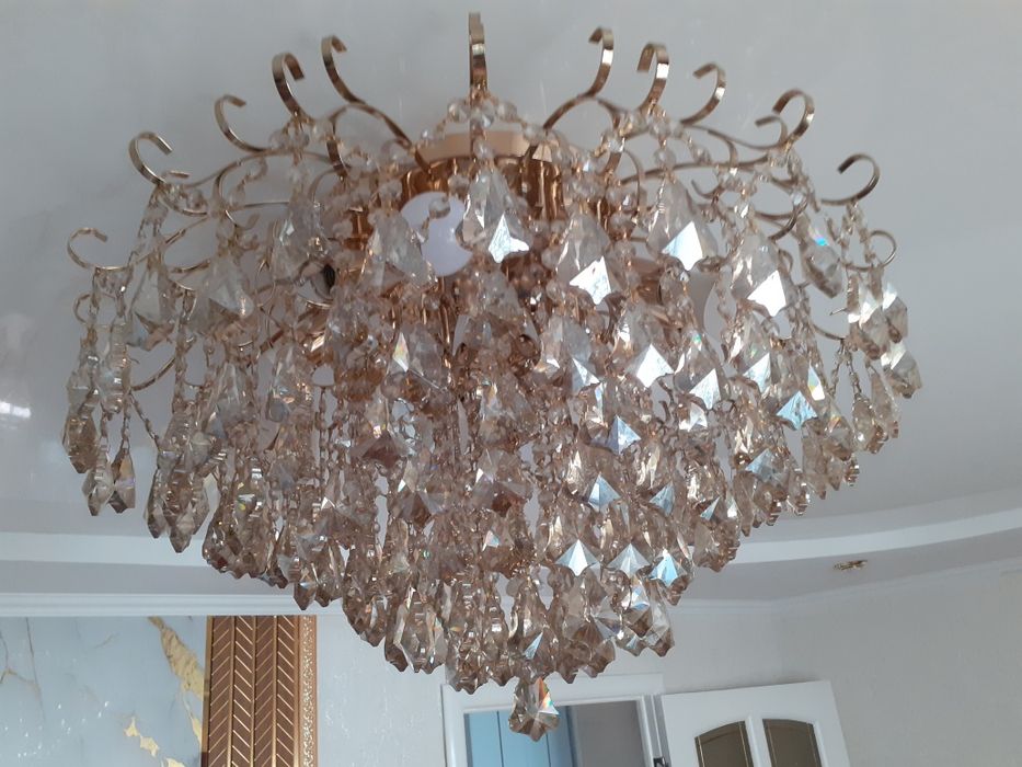 Хрустальная люстра
