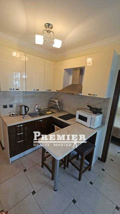 Продава се двустаен апартамент на първа линия в Свети Влас