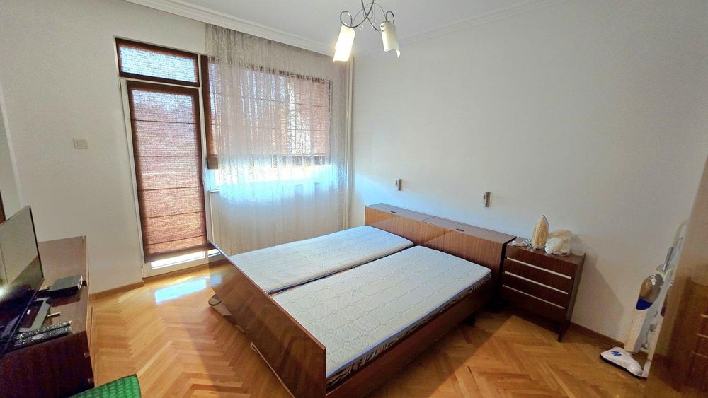 Дава се под наем Тристаен апартамент в Пловдив, Кючук Париж - 93 кв.м за 460 € - Снимка #2