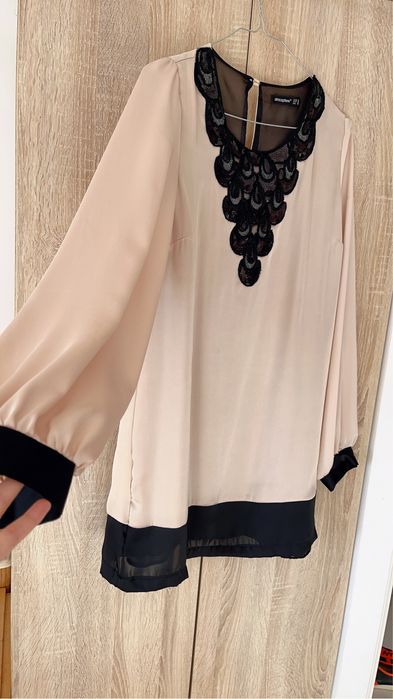 Vând rochie mărimea 40, merge și la S-M