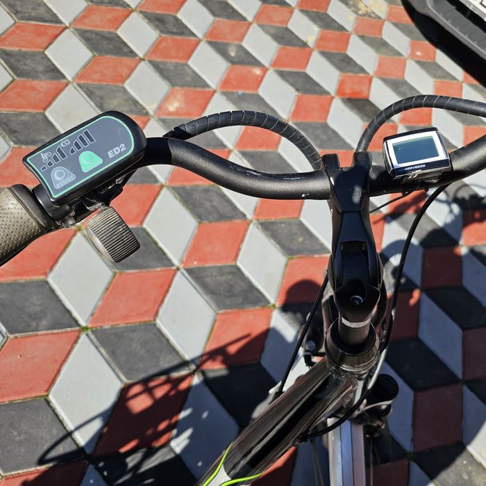 Vând bicicleta electrica Victoria