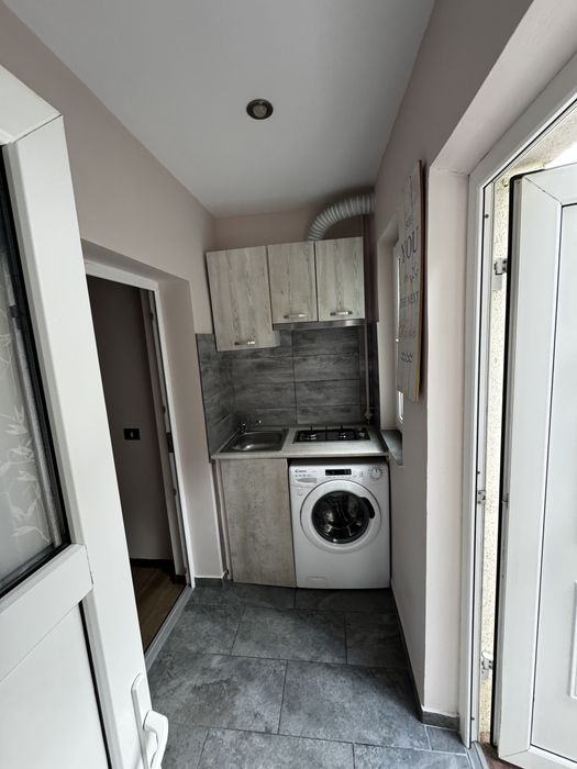Garsoniera de inchiriat Bacau zona garii Mihai Eminescu25 parter1500 ron