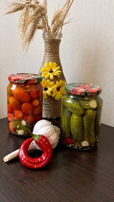Продам солёные огурцы и помидоры