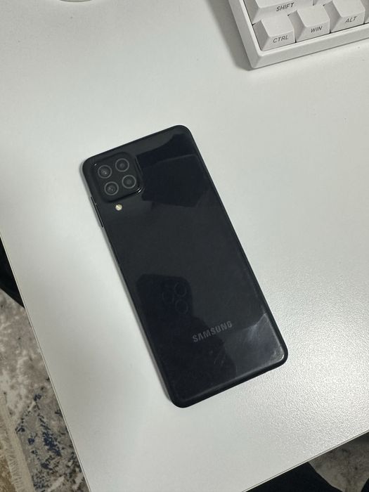 продам Samsung A20