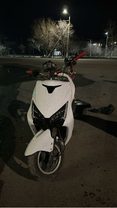М8 скутер продам 150сс