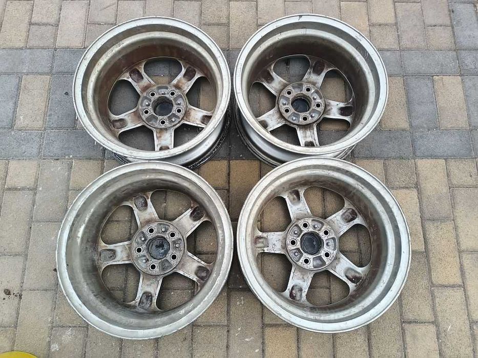 Продам оригинальные легкосплавные диски на Volvo 850.