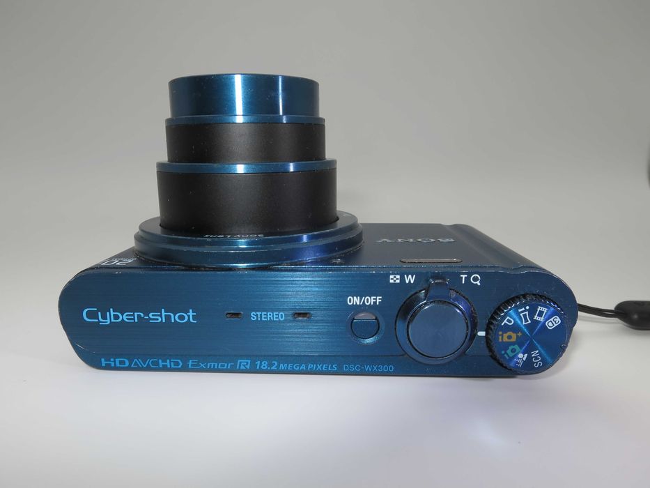 Sony Cyber-shot DSC WX300 ултра компактен цифров фотоапарат, дигитална камера с 20х оптичен зум, 18MP, Wi-fi, Ful HD, пълен комплект - работи отлично!