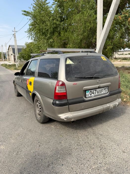 Opel Vectra B 1.6 универсал.
