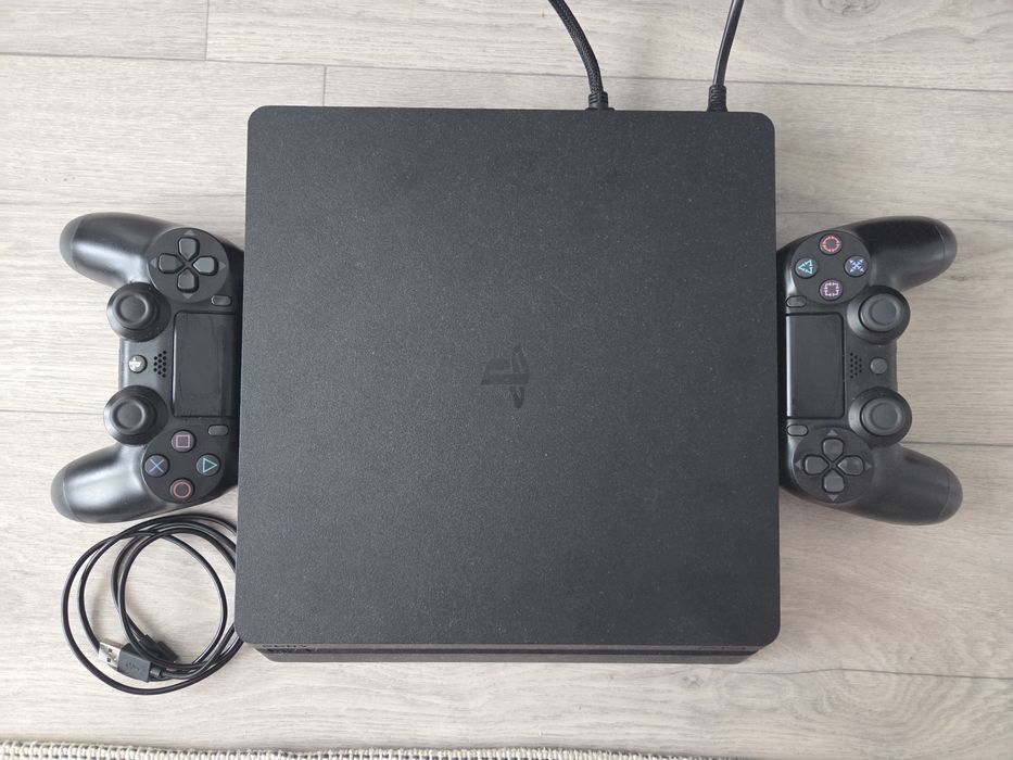 Продам PS4 slim PS+deluxe