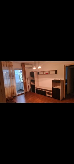 Proprietar inchiriez ap 2 camere complex