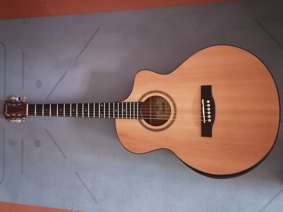 Продам гитару акустика