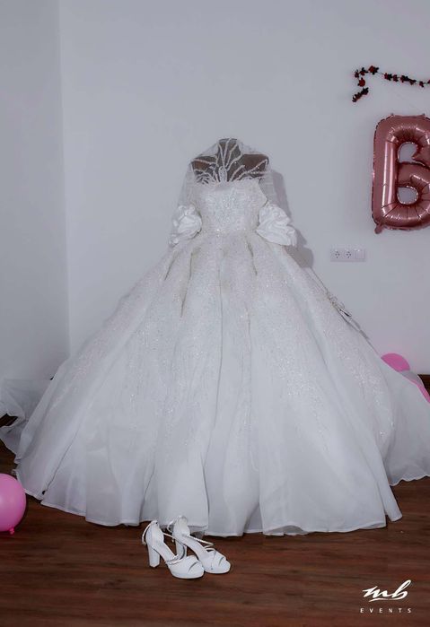 Vand rochie de mireasa