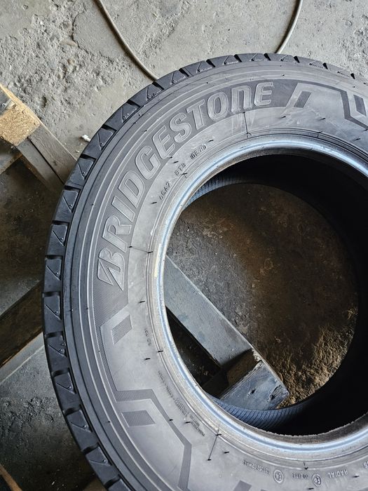 2 anvelope vara 235 65 16C Bridgestone 7mm 2020