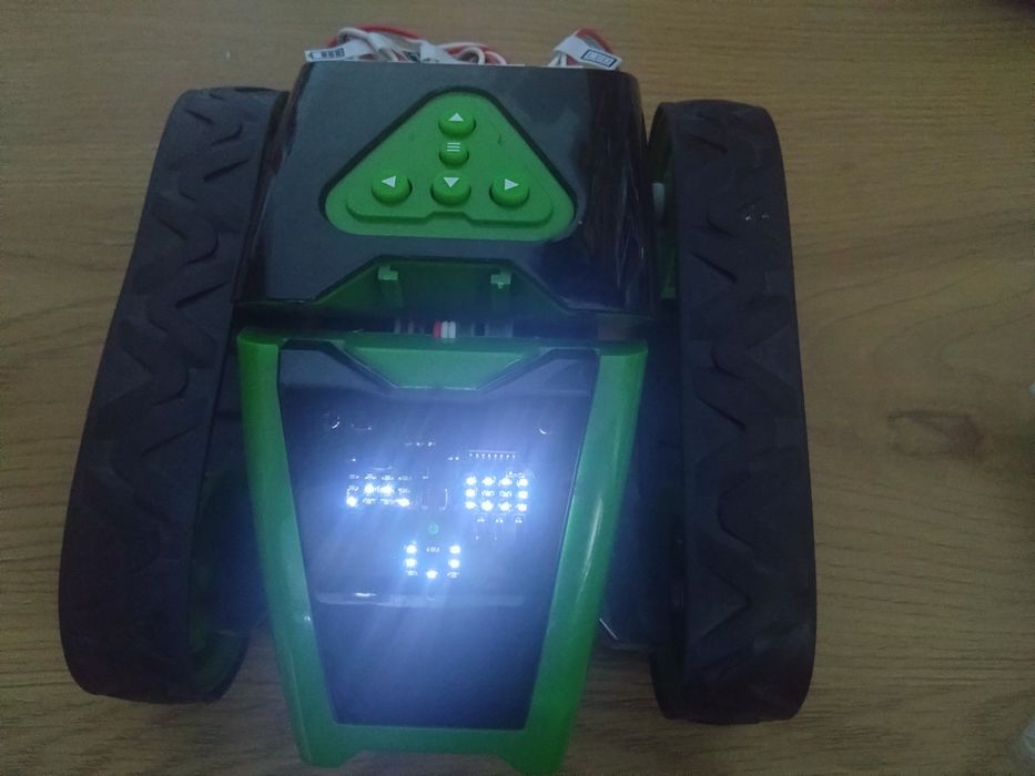 Vând robot de jucarie Mazzy