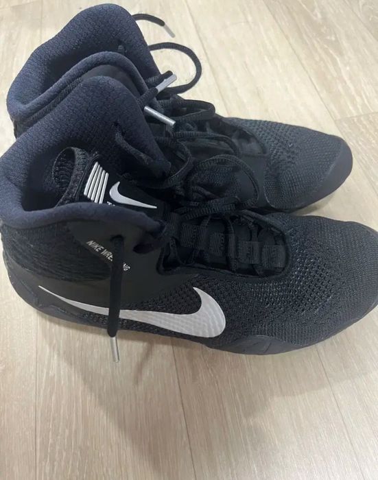 Nike wrenstling оргинал спортивный борцовка 26,5 sm (42) размер