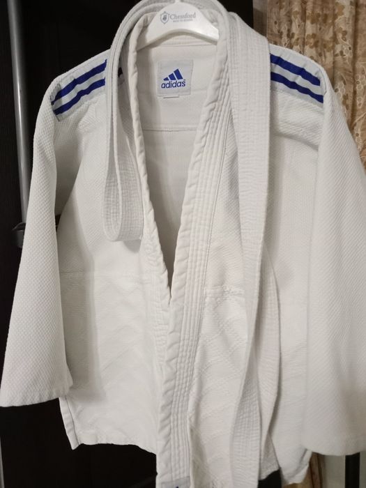 Продам кимоно на рост 160